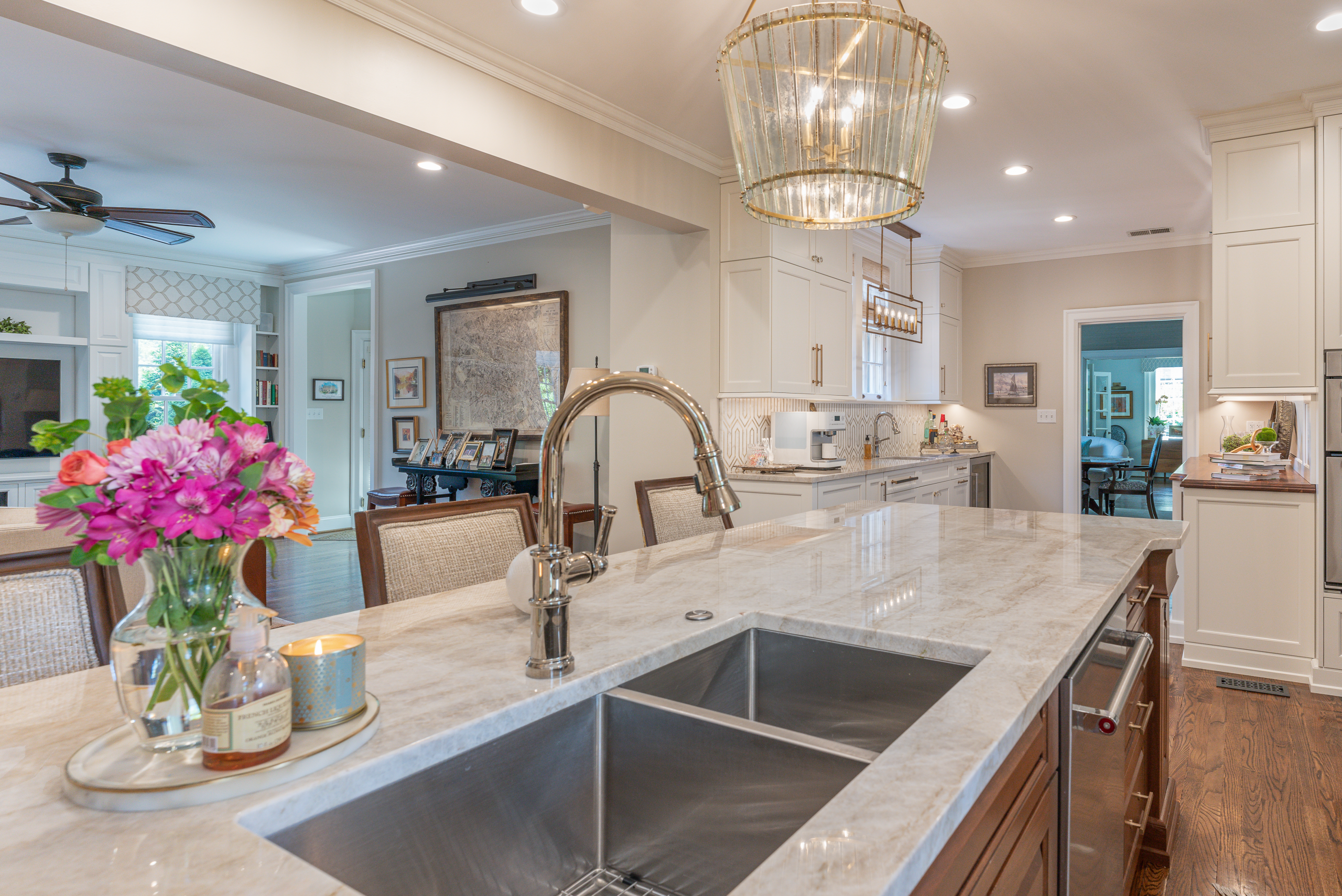 curved countertop on wood cabinetry