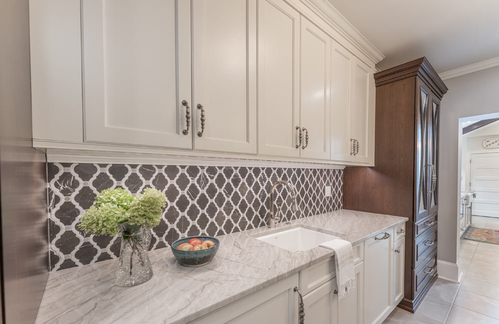 ideal cabinets lara lee strickler kitchen design conner white cabinets tile backsplash