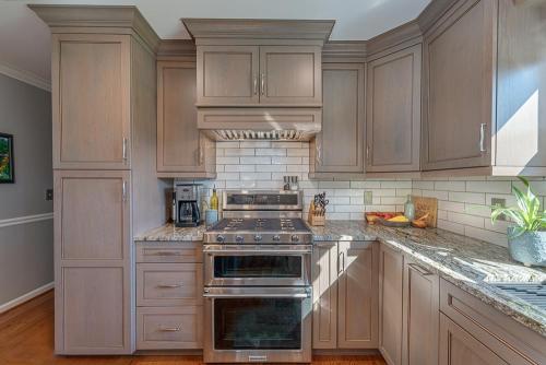 ideal cabinets greg papenfus design downing range and hood