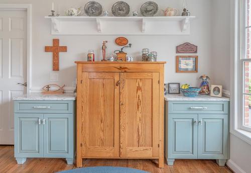 greg-overstreet-wood-kitchen-cabinets-blue-island-7
