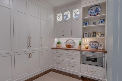 ideal cabinets lara lee kitchen design  pantry nook