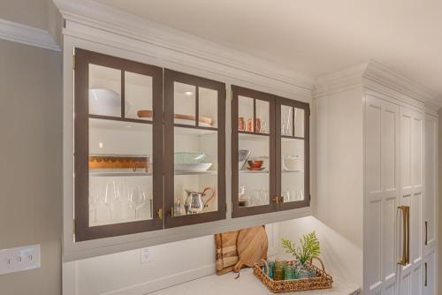 ideal cabinets lara lee strickler churchill kitchen design open glass cabinets