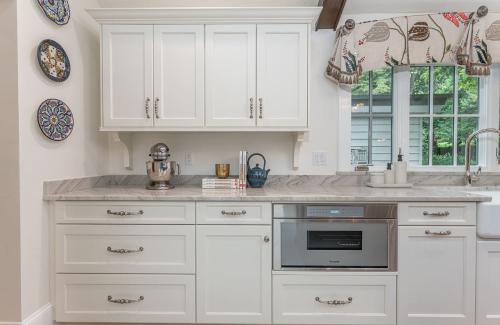 ideal cabinets lara lee strickler kitchen design conner white cabinetry wall
