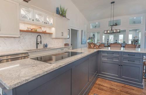 ideal cabinets lara lee strickler kitchen design hinton blue base cabinets white countertops