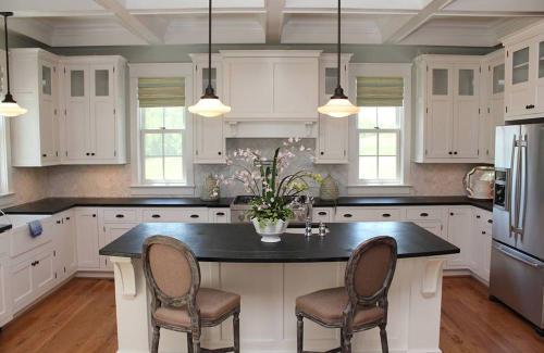 ideal cabinets victoria bombardieri southern living design kitchen with white cabinetry pendant lighting and dark countertops