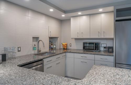 ideal cabinets dean saltus residential design white cabinets tile backsplash